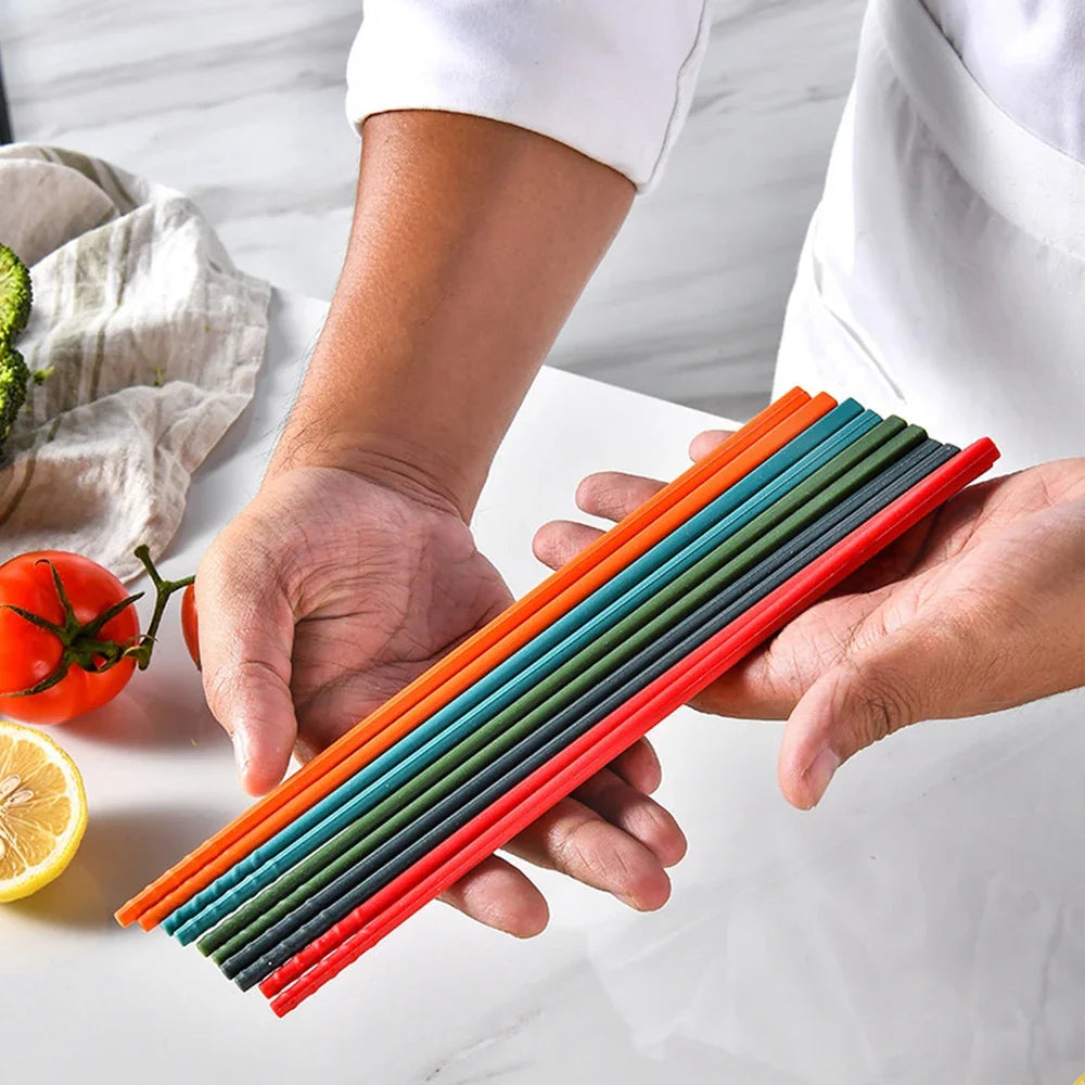 Non-slip 5Pairs Silicone Chopsticks Set Japanese Chopsticks Noodle Sushi Food Chop Stick Kitchen Tableware Set Gift Dinnerware